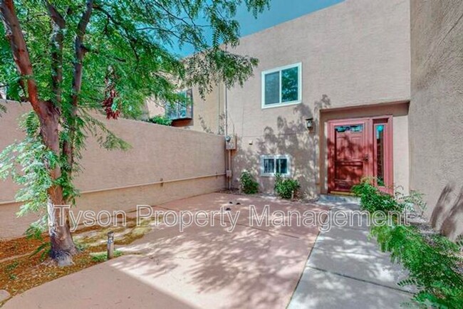 Building Photo - 2700 Vista Grande Dr NW