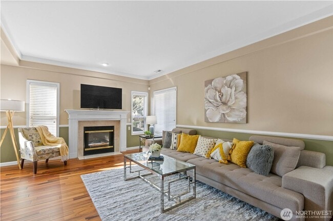 Building Photo - Town house available in desirable woodinville