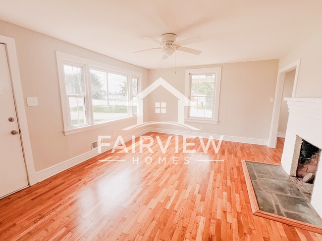 Building Photo - 3239 Mayflower Dr