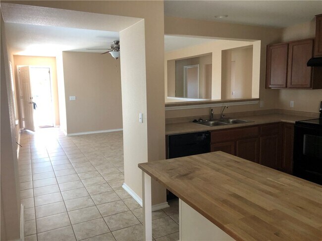 Foto del edificio - 9005 Edmundsbury Dr