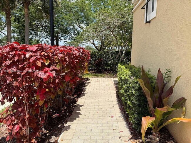 Foto del edificio - 3390 NW 124th Terrace