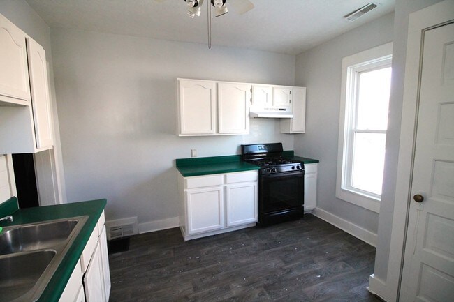 Building Photo - 1504 Arlington Ave