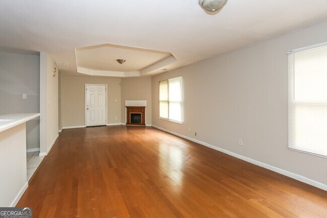 Foto del edificio - 700 S Grand Ave NW