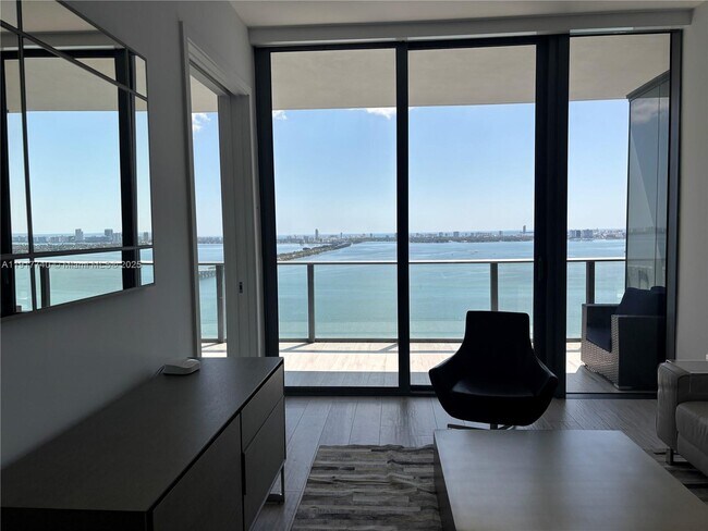 Foto del edificio - 480 NE 31st St