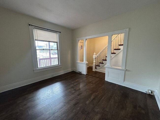 Building Photo - This Spacious Grove City Gem Boasts 3 Bedr...