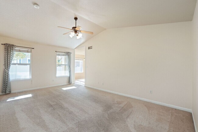Foto del edificio - 3 Bedroom, 2 Bath Patio Home Now Available!