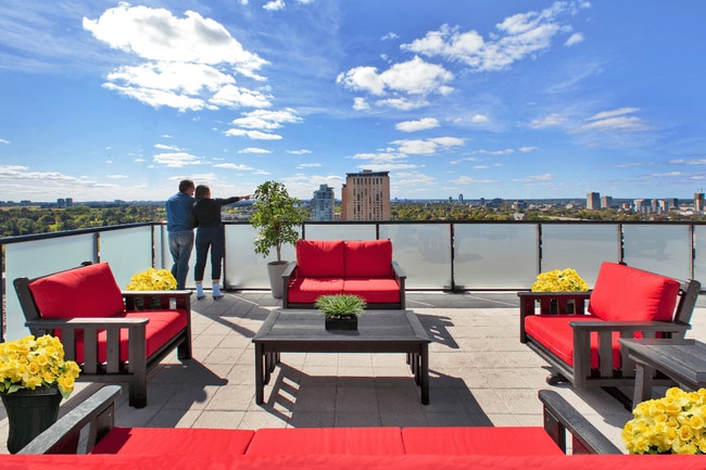 Building Photo - Nuovo Apartments