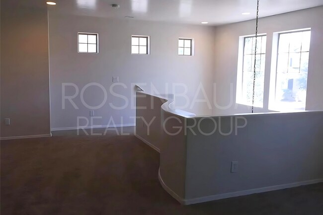 Foto del edificio - Beautiful 3-bedrooms, 2.5-baths home in th...