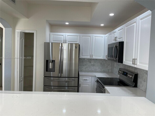 Foto del edificio - 8858 W Flagler St