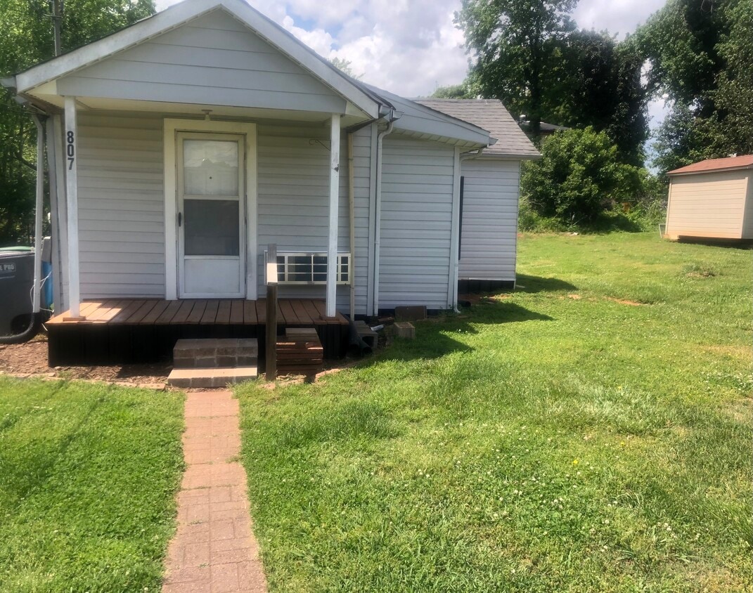 807 Rikard St, Belmont, NC 28012 House for Rent in Belmont, NC