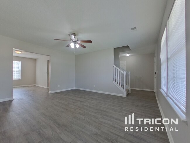 Building Photo - 482 Fox Trot Dr