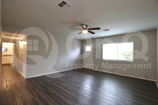 Building Photo - 1732 W Maricopa St