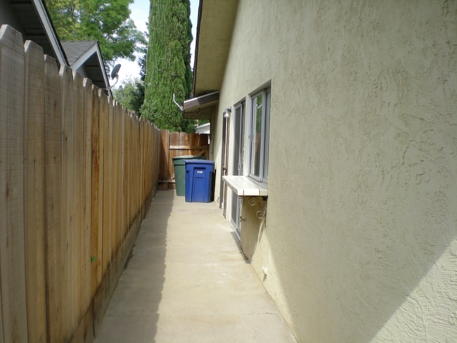 Building Photo - 3556 San Jose Ave