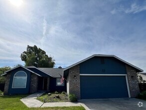 Building Photo - 4201 Cove W Dr