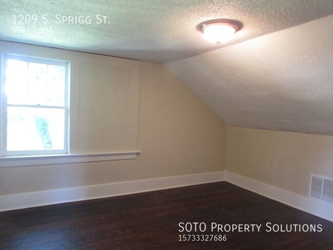 Foto del edificio - HUD Accepted! 3BD/1.5BA House with nice si...