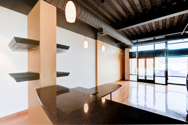 Foto del edificio - 100 Gold Ave SW