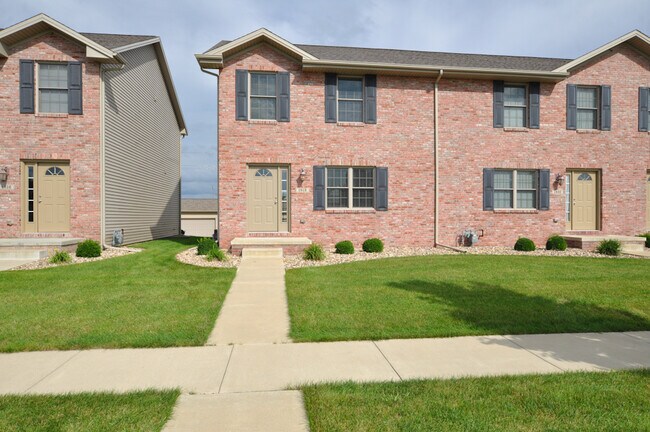 Building Photo - 1818 Glenbridge Rd