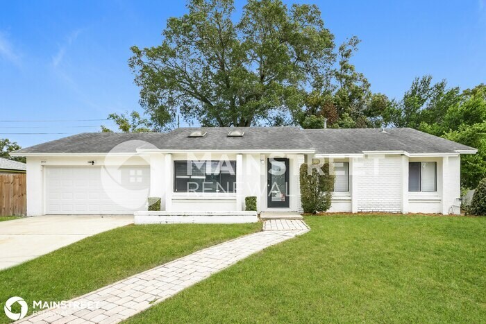 Primary Photo - 931 Alameda Dr