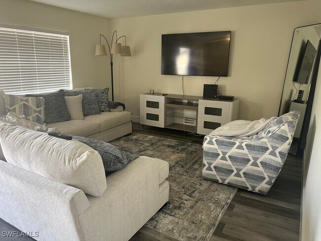 Foto del edificio - 4617 Bayshore Dr