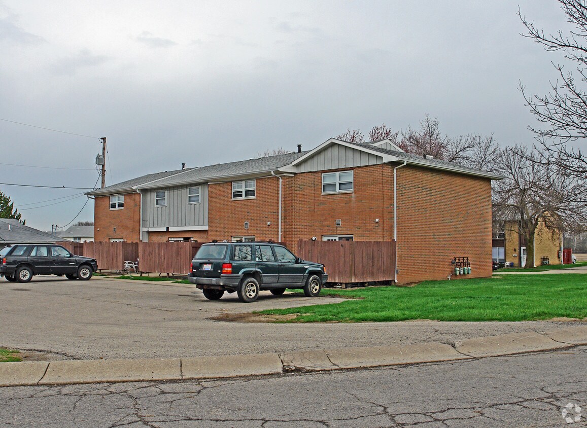 Foto del edificio - 7040-7050 Emerald Ave