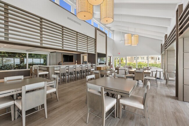 Building Photo - 4748 S Ocean Blvd