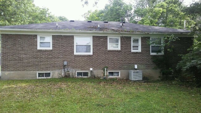 Photo - Nice 3BR/1.5BA Brick Ranch Convenient to W... House