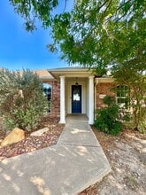 Building Photo - 3214 Edgewood Dr