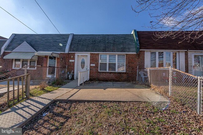 Building Photo - 1406 Cosgrove St