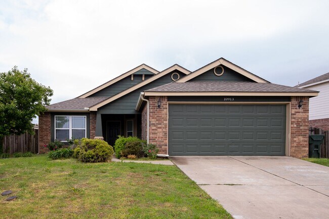 Building Photo - 3 Bed / 2 Bath in Owasso!
