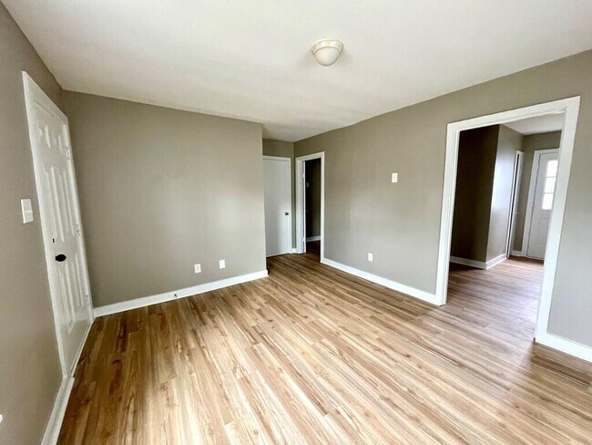 Foto del edificio - 308 E 18th St