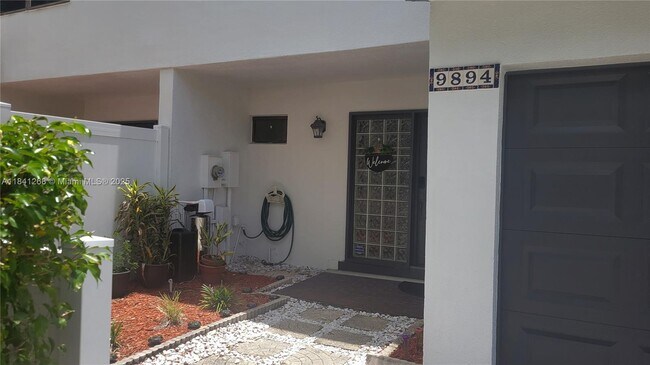 Foto del edificio - 9894 Fairway Cove Ln