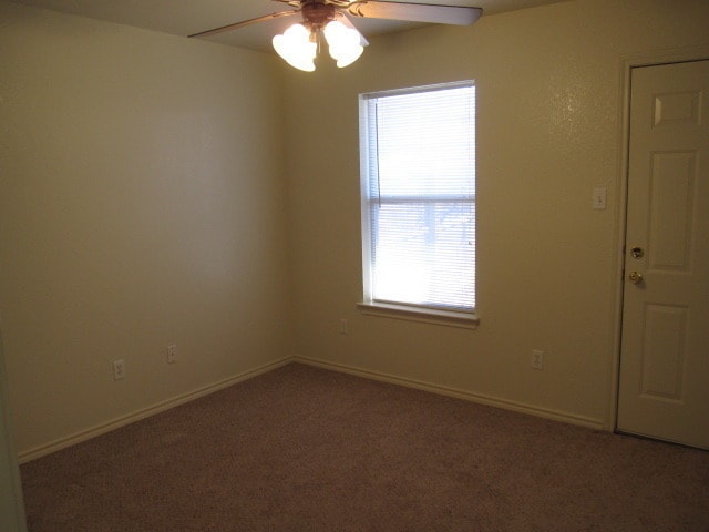 Building Photo - 3/2 INCLUDES LAWN & TRASH!!!