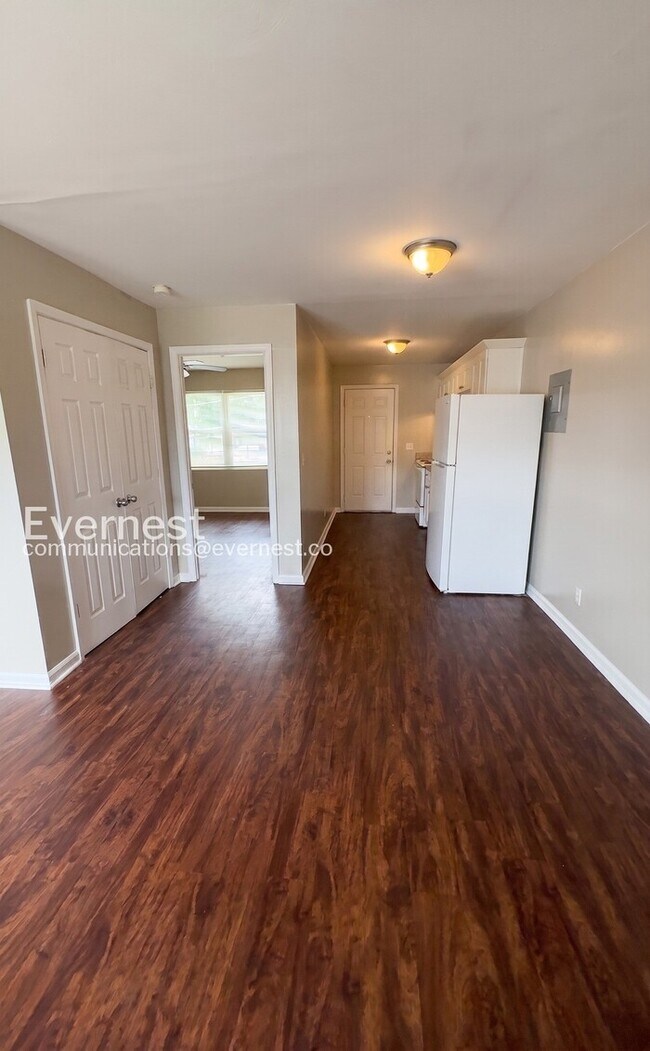 Foto del edificio - 969 Forest Ave