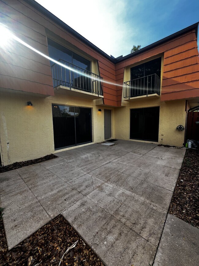 Foto del edificio - 1702 Park Meadows Dr