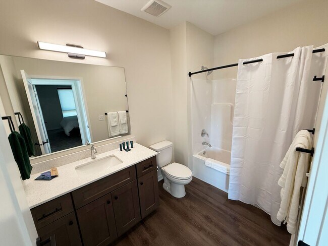 Building Photo - Move-In Ready 1-Bedroom – Furnished, Utilities Included | Leavenworth Lofts