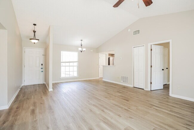 Building Photo - 8022 Loch Lomond Ln