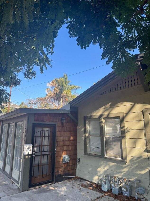 Primary Photo - Bright and Homey, Outdoor Space, Minutes f...
