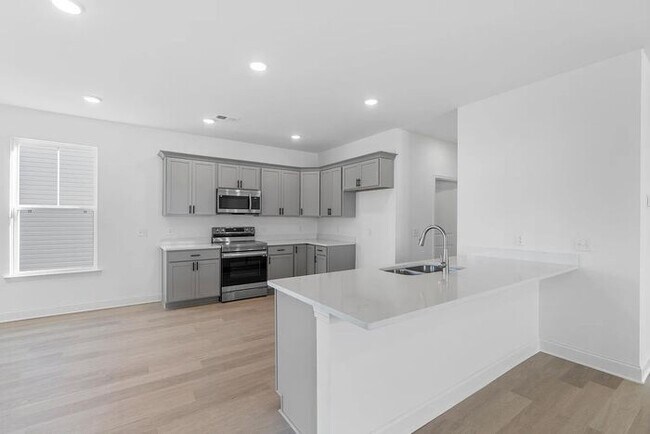 Foto del edificio - Charming 3-Bed, 3-Bath Home at James Creek – ONE MONTH FREE RENT!