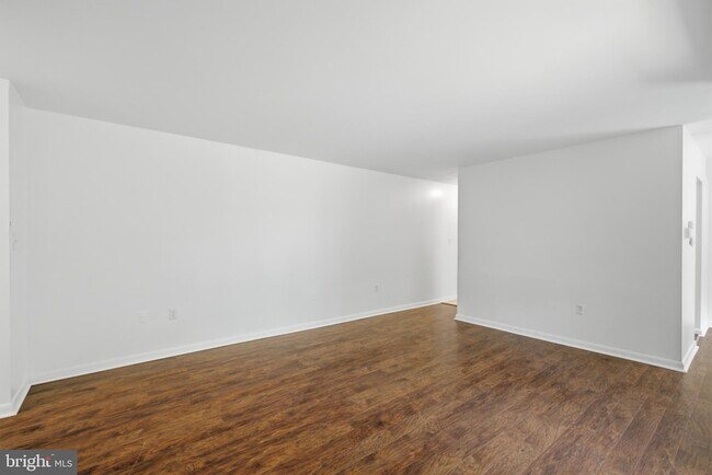 Foto del edificio - 1521 Colonial Dr