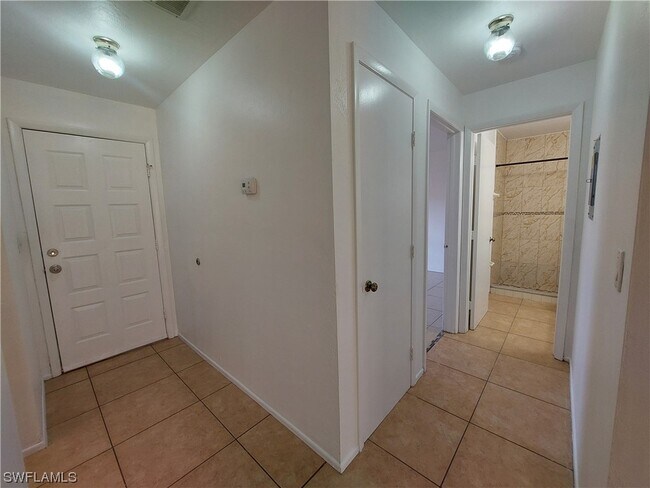 Building Photo - 4407 SW 7th Pl