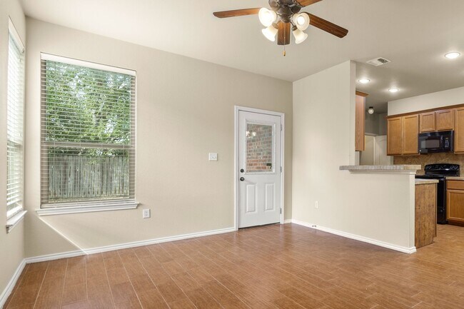 Foto del edificio - Nice 3 Bedroom Duplex Located in New Braunfels, Texas!