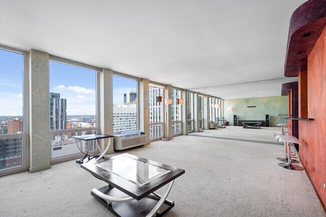 Foto del edificio - 111 E Chestnut St