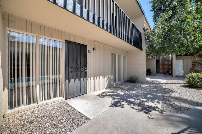 Building Photo - 1815 W Tuckey Ln
