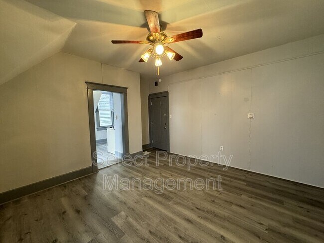 Building Photo - 940 Lincoln Ave