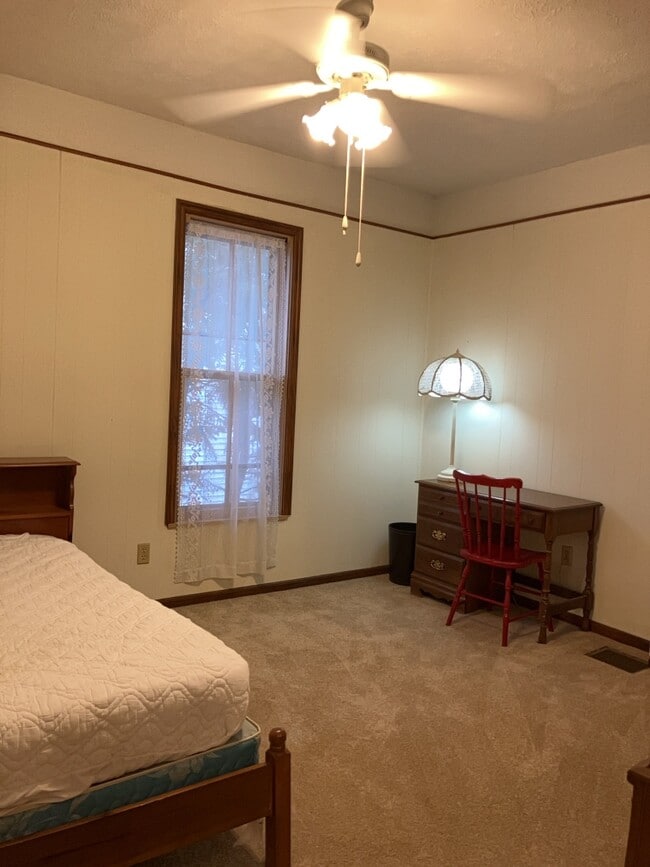 Foto del edificio - 147 N State St