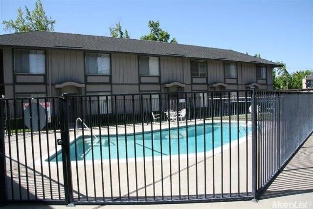 Building Photo - 1351 Buckingham Way