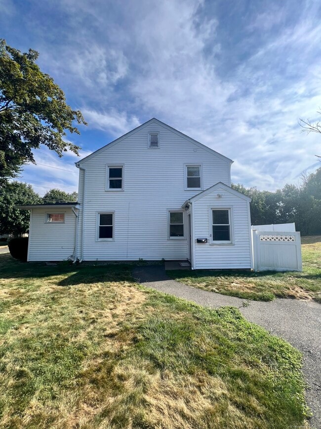 Building Photo - 11 Tuller Rd