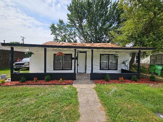 Foto del edificio - 518 E Jefferson Ave