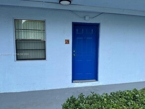 Building Photo - 9460 Fontainebleau Blvd