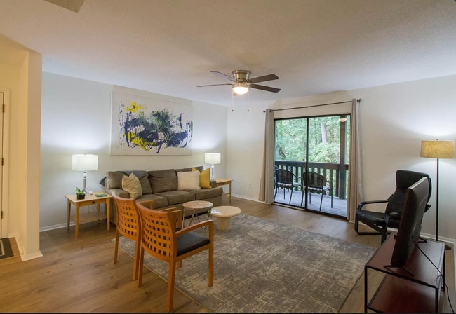 Building Photo - 106 Woodland Vlg